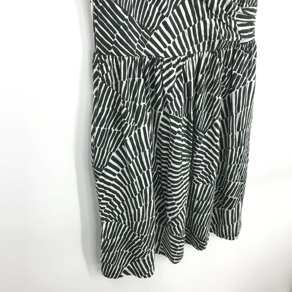 Boden Pretty Ruched Wrap Dress Green V-Neck - Picture 6 of 11